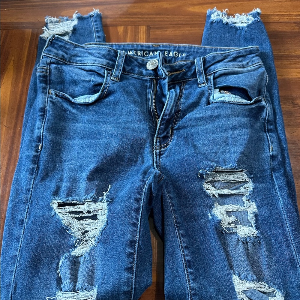 American Eagle Outfitters Women's Blue Distressed Jeans